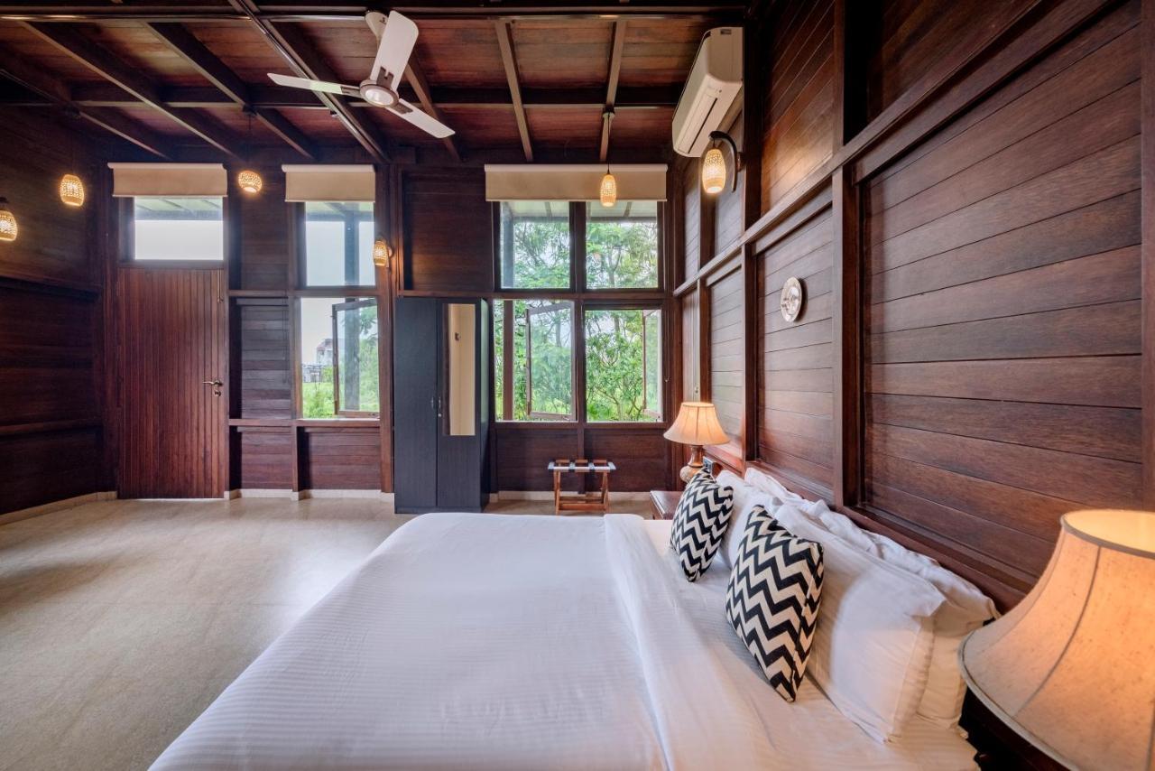 Saffronstays Boulevard Loghouse - A Wooden Chalet Amidst Nature Kārli Esterno foto